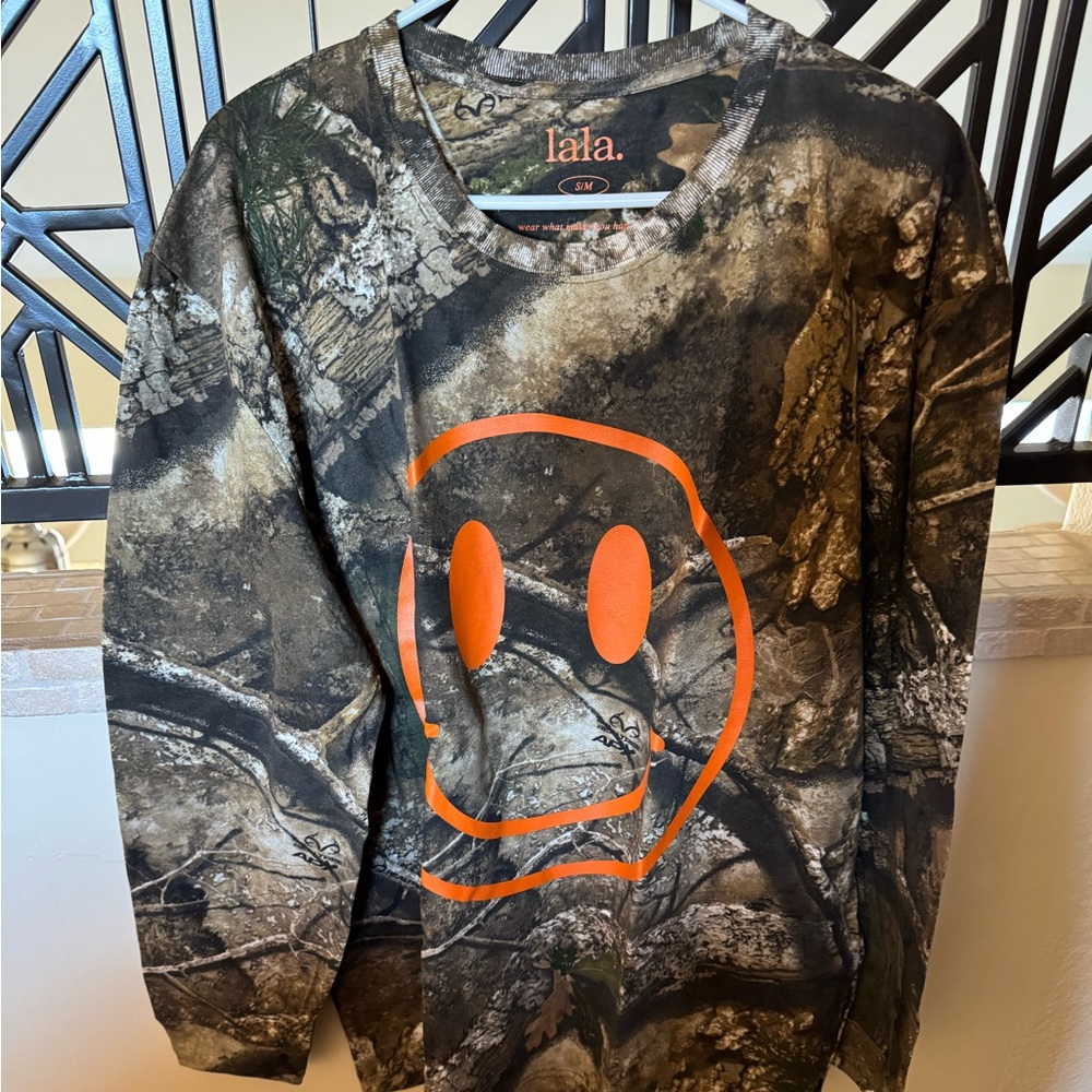 Dressed in LaLa oversized Smiley Camo 🔥🙌🏼